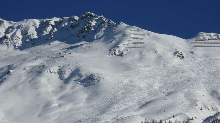 В Австрійських Альпах унаслідок сходження лавини загинуло двоє людей