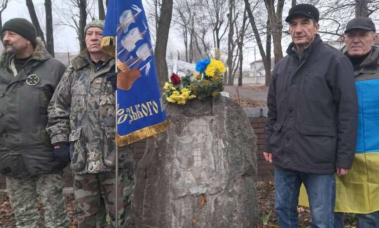 У Дніпрі вандали знищили пам’ятну дошку В’ячеславу Чорноволу: активісти планують відновлення