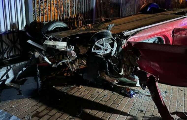 У Києві водійка Tesla під час комендантської години скоїла ДТП