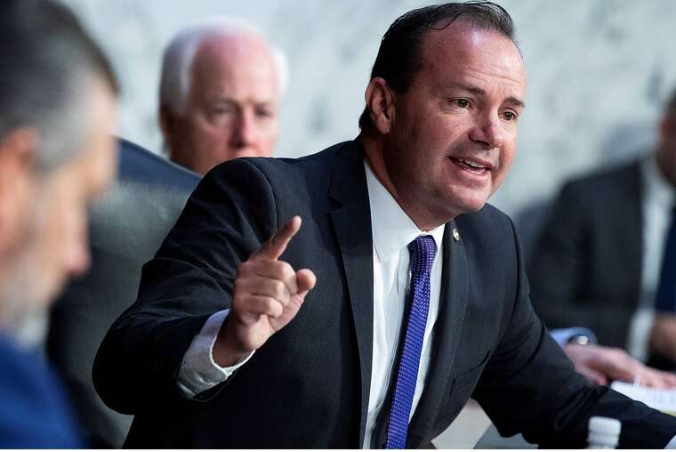 Сенатор США закликав припинити допомагати Україні