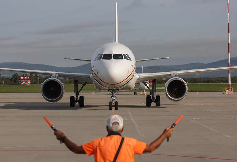 Літак Дубай — Москва посадили в Баку через росіянина-дебошира