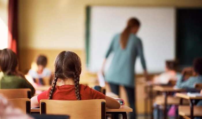 С января учителя будут получать дополнительную ежемесячную выплату в размере 1000 гривен