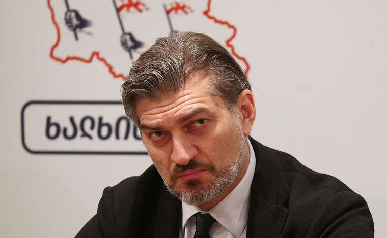 У Грузії новообраний президент у день своєї інавгурації підписав "репресивні" закони