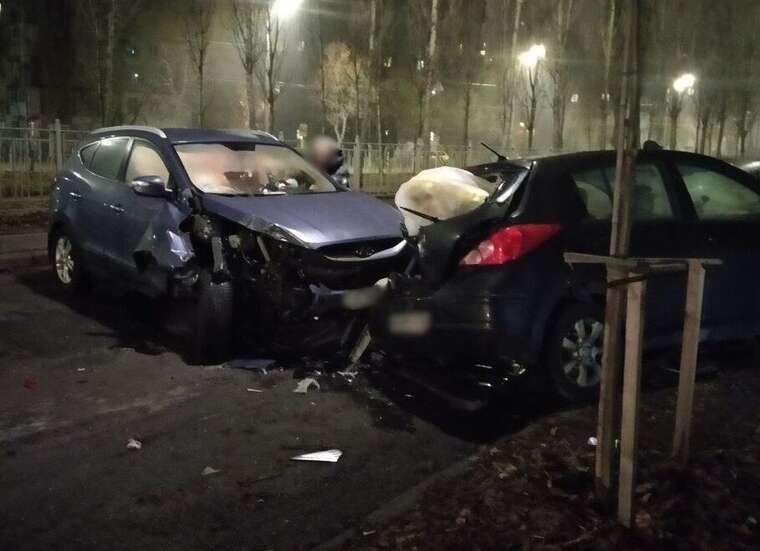 В столице пьяный водитель на скорости протаранил легковое авто