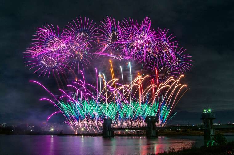 В Одессе и Львове запустили салюты