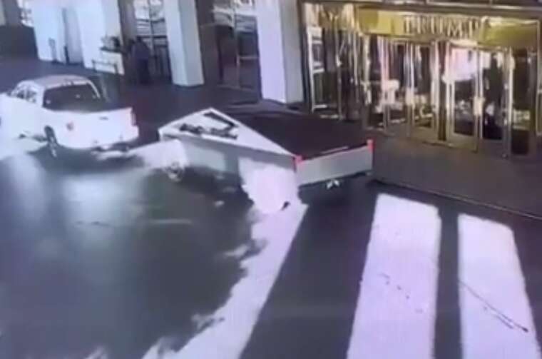      Tesla Cybertruck     -