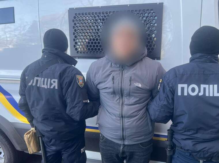 Чоловік хотів втекти до Румунії, сховавшись під купою сміття, - СБУ