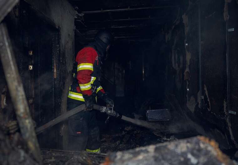 У ДСНС показали наслідки авіаудару по Сумах