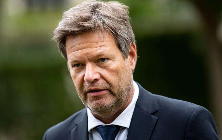 Маск жорстко критикує віцеканцлера від "зелених" Роберта Габека