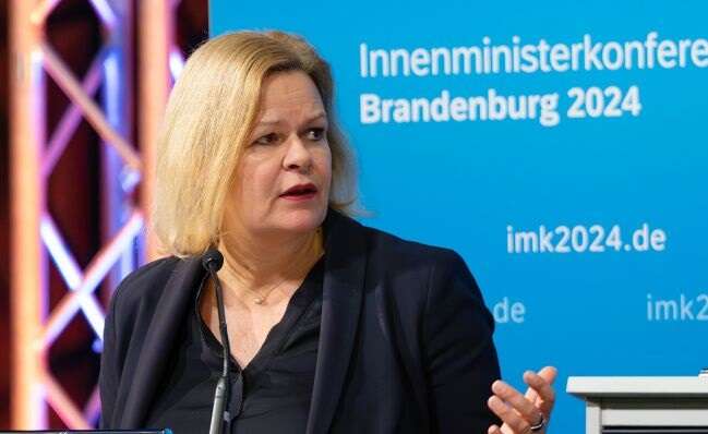 Глава МВС Німеччини допустила повернення частини сирійських біженців на батьківщину