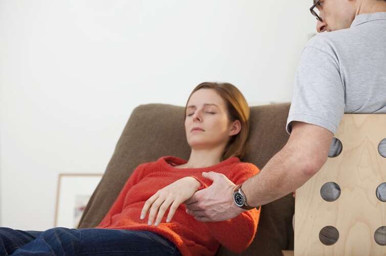 У Раді хочуть дозволити використання гіпнозу та подібних методів психологічного впливу