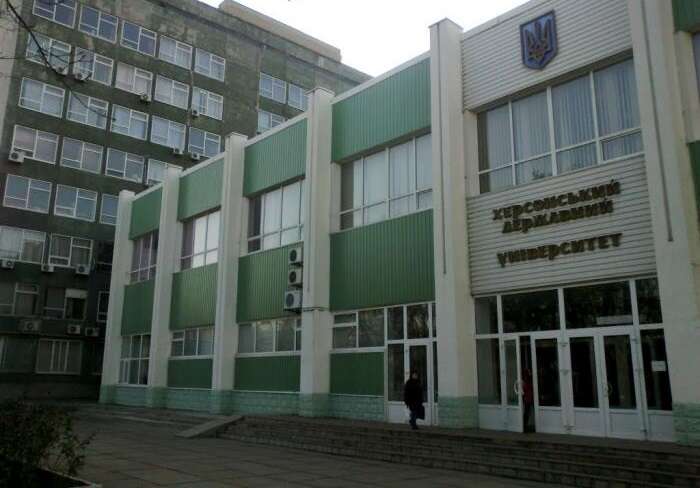 В ОВА показали последствия вчерашнего обстрела в Херсонском государственном университете