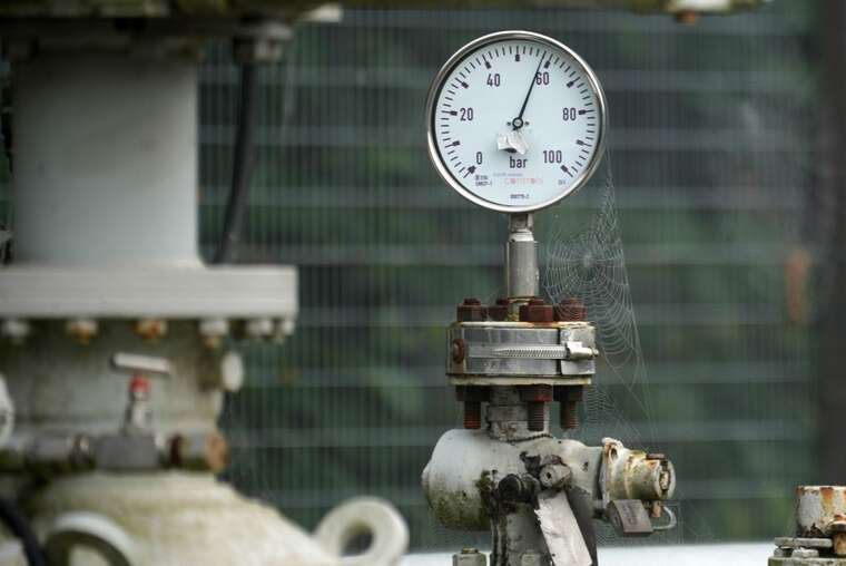 Bloomberg:     ,  -   7 