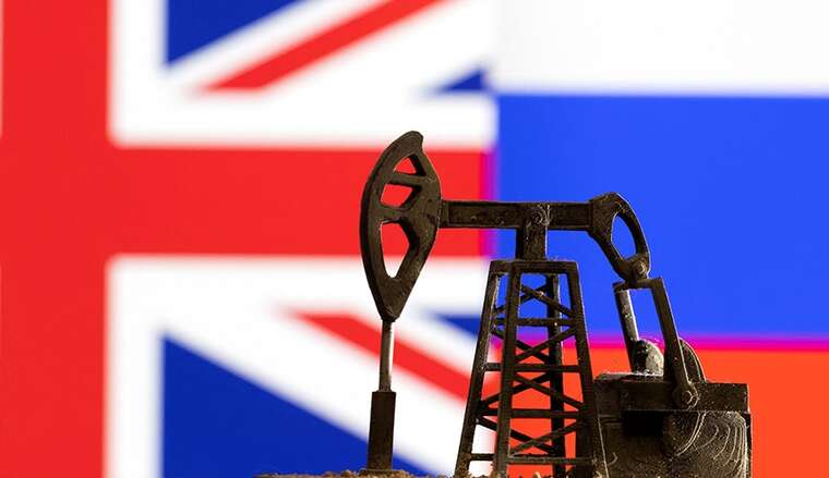 Britain announced sanctions against Russian oil companies