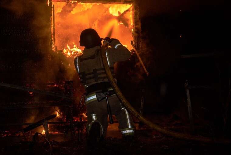 У Сумах уламки ворожих дронів упали на територію оздоровчого дитячого центру