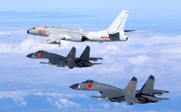 КНР направила до Тайваню понад 20 військових літаків