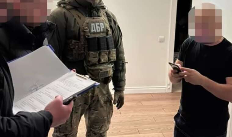 Троє посадовців отримали підозри у справі про поставку неякісних кулеметів на фронт