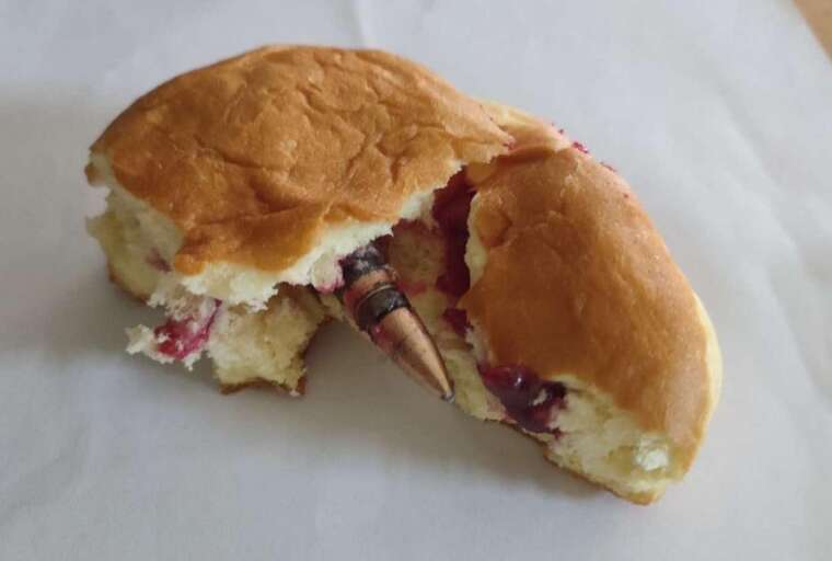 В Івано-Франківську школяр знайшов в пончику патрон