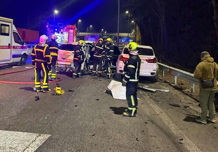 У Києві на Житомирській трасі сталася ДТП: загинуло двоє осіб