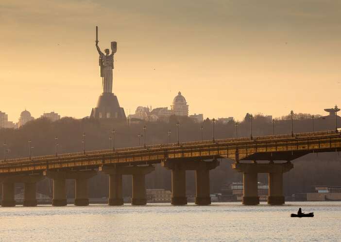 В Києві уламки дронів впали в кількох районах