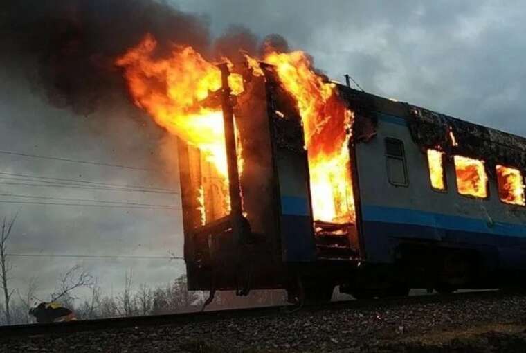 На Рівненщині палав пасажирський поїзд
