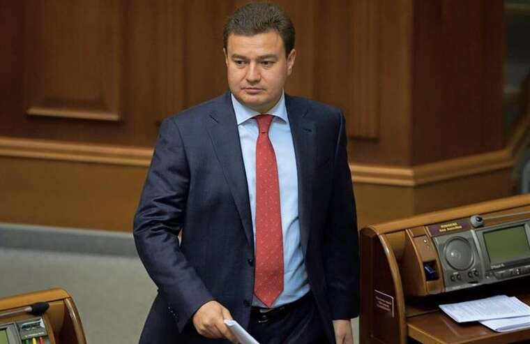 Member of Parliament Viktor Bondar was detained for embezzling funds from "Ukrzaliznytsia"