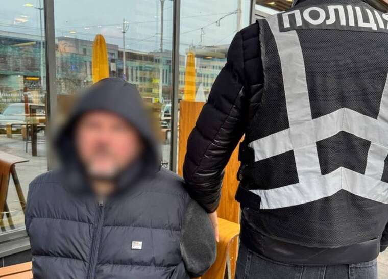 У Києві затримали банду вишибал: вимагали 7000 доларів вигаданого боргу у лікаря
