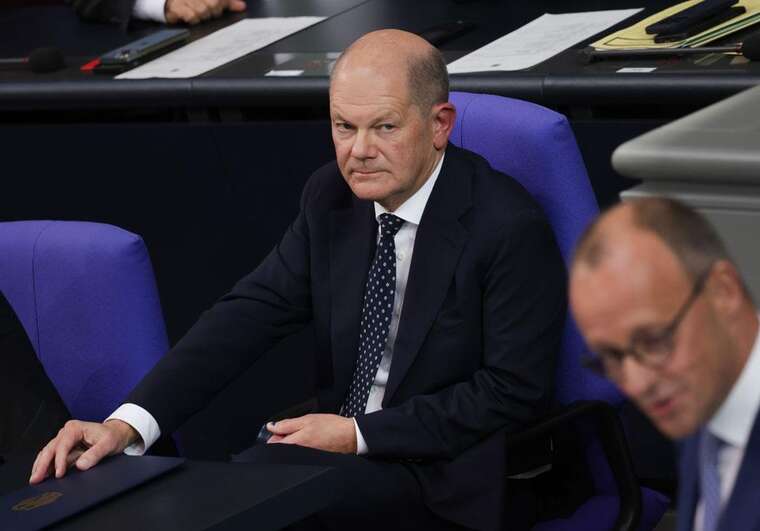 Шольц назвав Ілона Маска загрозою демократичному розвитку Європи