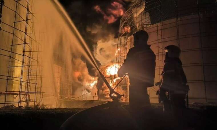 У Генштабі підтвердили пошкодження нафтобази «Роснефти» в Калузькій області РФ