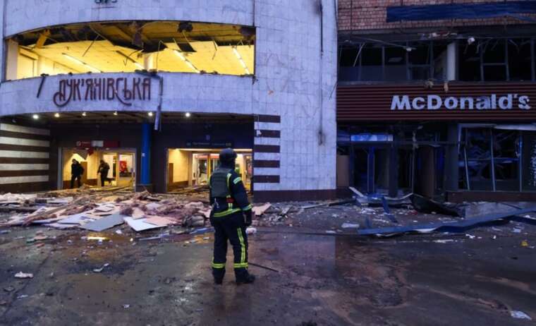 Зеленський прокоментував ранкові атаки росіян на Київ і Запоріжжя