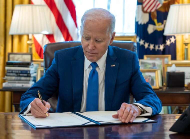 Байден помилував Міллі, Фаучі та членів Конгресу в останній день на посаді президента