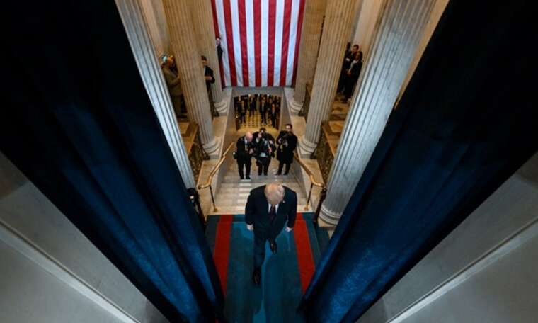 Президент Трамп вже підписав свої перші укази