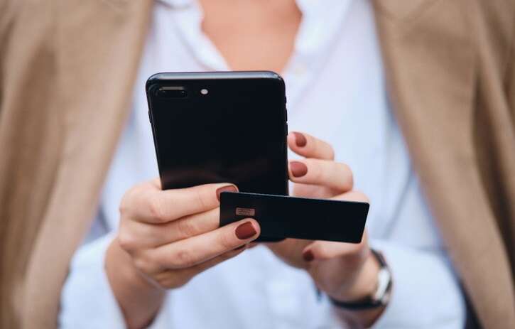 В Одесі чоловік оформив на свою дівчину 13 кредитів та обдурив однокурсників