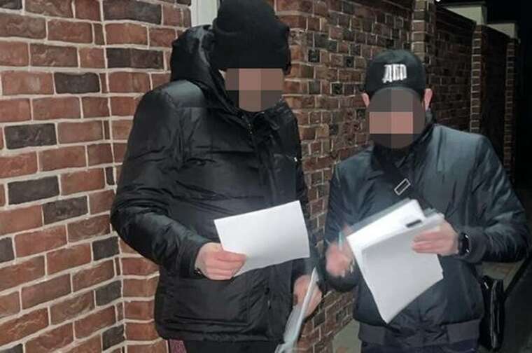 Руководству ГП "Леса Украины" вручили подозрения из-за закупки смартфонов по завышенным ценам