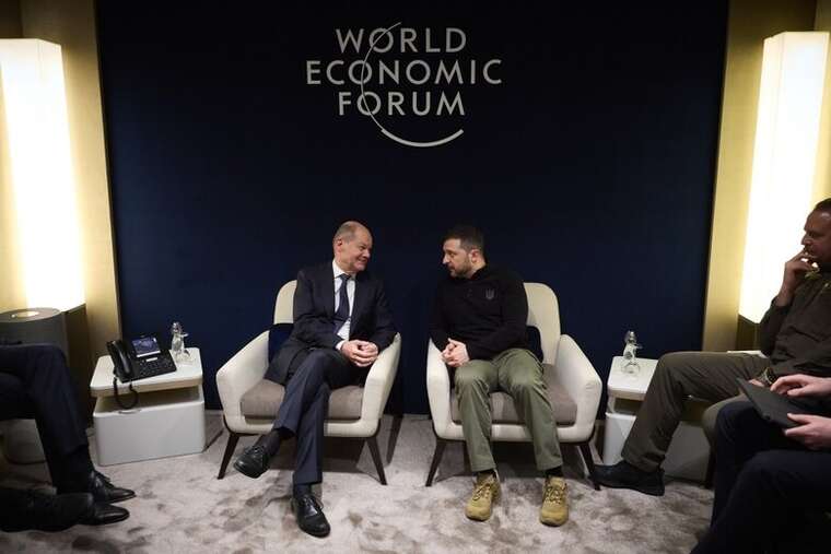 У Давосі Зеленський і Шольц обговорили продовження підтримки України