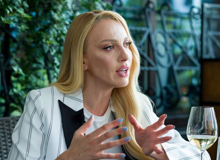 Співачка Полякова підтримала побиту в Білій Церкві дівчинку