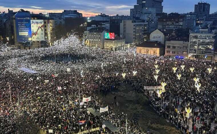 Власть Вучича оказалась под угрозой: в Сербии проходят масштабные протесты студентов