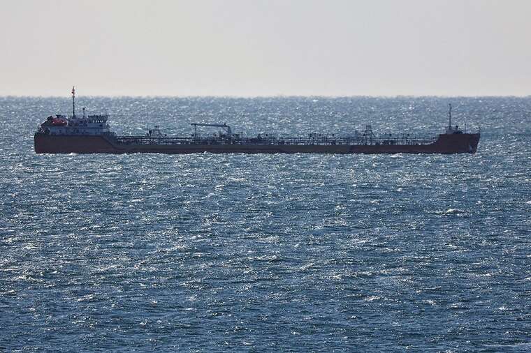 Китай та Індія призупинили закупівлю російської нафти через зростання витрат на доставку