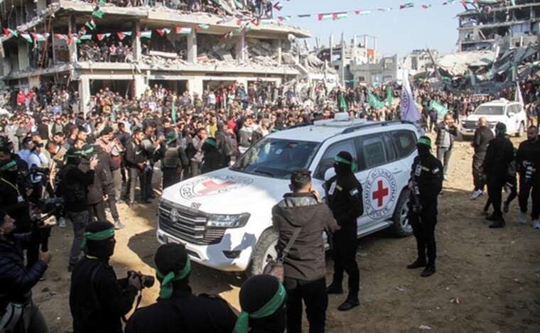 ХАМАС передає Ізраїлю ще трьох заручників