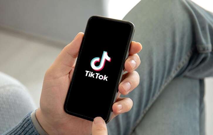 В США доглядальниця  танцювала над головами пацієнтів-інвалідів для відео в TikTok