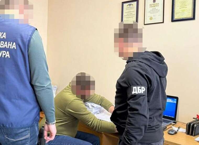 In the Odesa region, the accountant of a military unit is suspected of embezzling 2.3 million hryvnias in payments