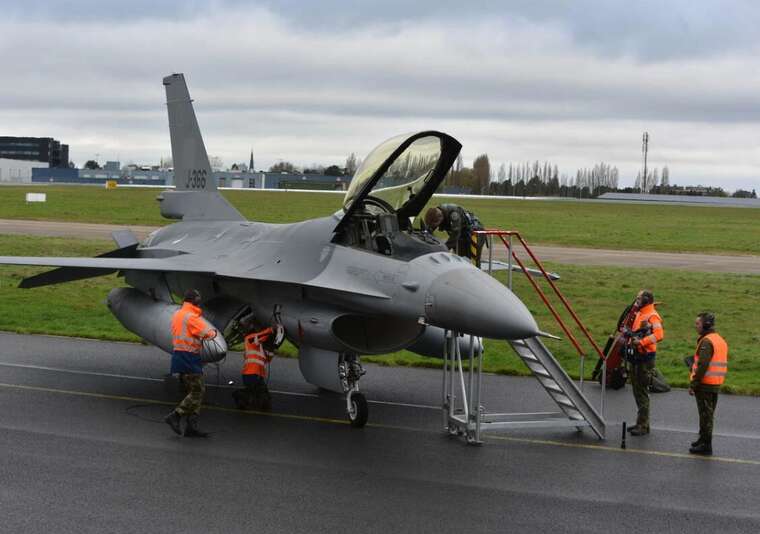 Нідерланди розпочали підготовку українських фахівців для обслуговування F-16