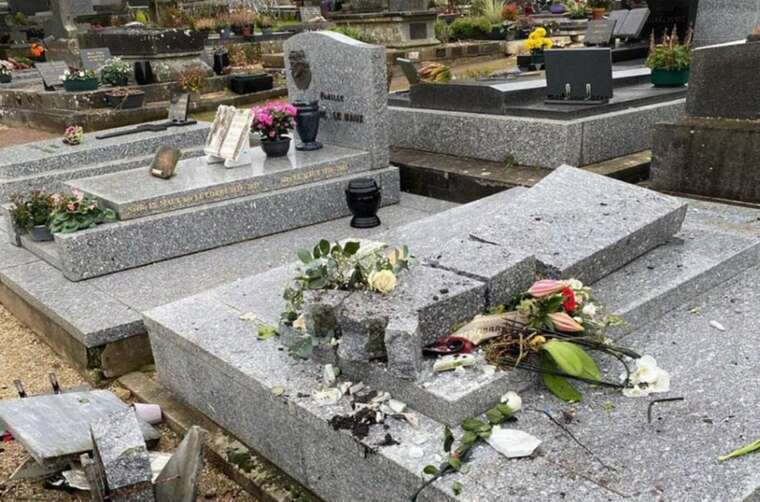 Вандали зруйнували надгробок на могилі Жан-Марі Ле Пена у Франції