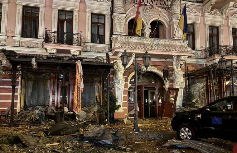 В Одесі вже 7 постраждалих після удару РФ по готелю