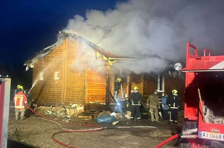 В Киевской области в результате ночной атаки возникли пожары