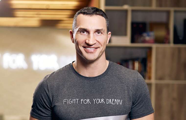 Володимир Кличко повертається в бокс, - The Ring