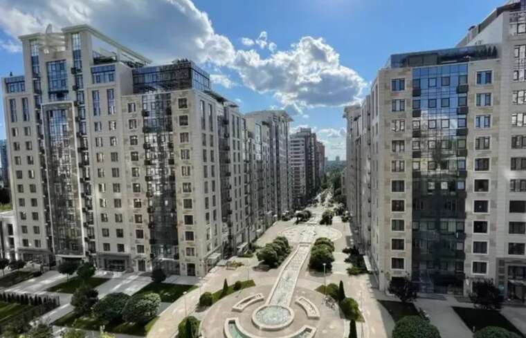 The wife of the SBI official Heida owns elite real estate without visible sources of income