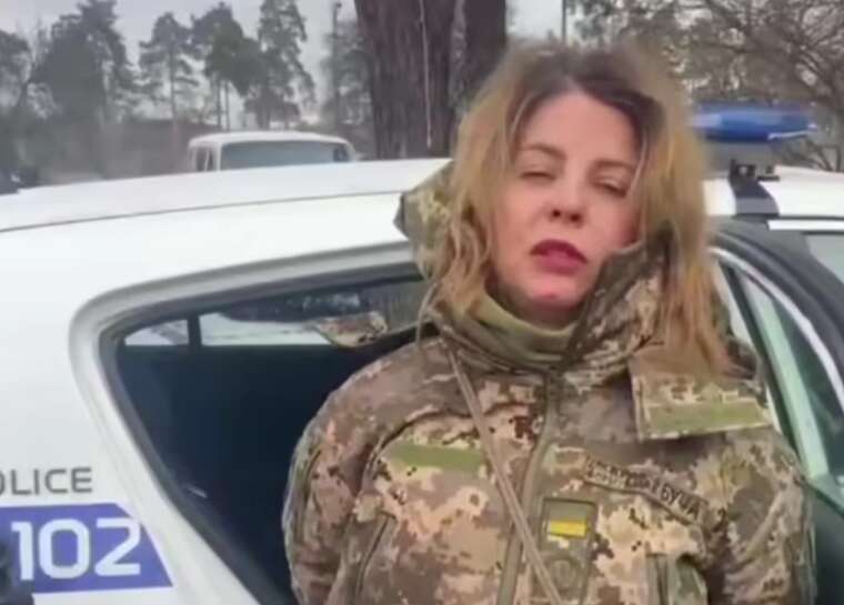 В Киеве "военнослужащая" заблокировала центр для мобилизованных