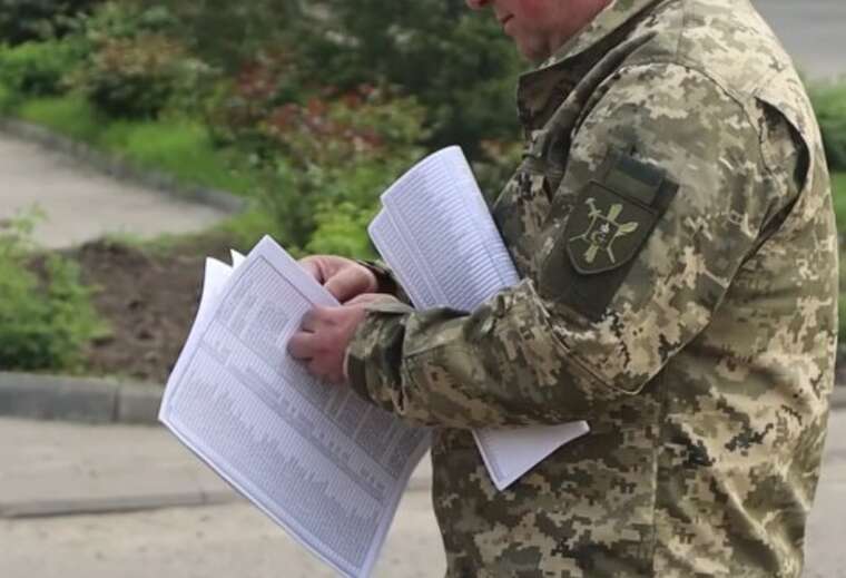 In Kharkiv, a recruitment center employee sprayed gas from a canister at a woman