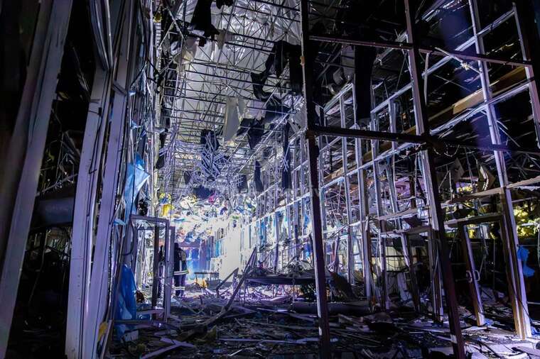 Атака РФ по Харкову: показали кадри наслідків удару по "Барабашово"